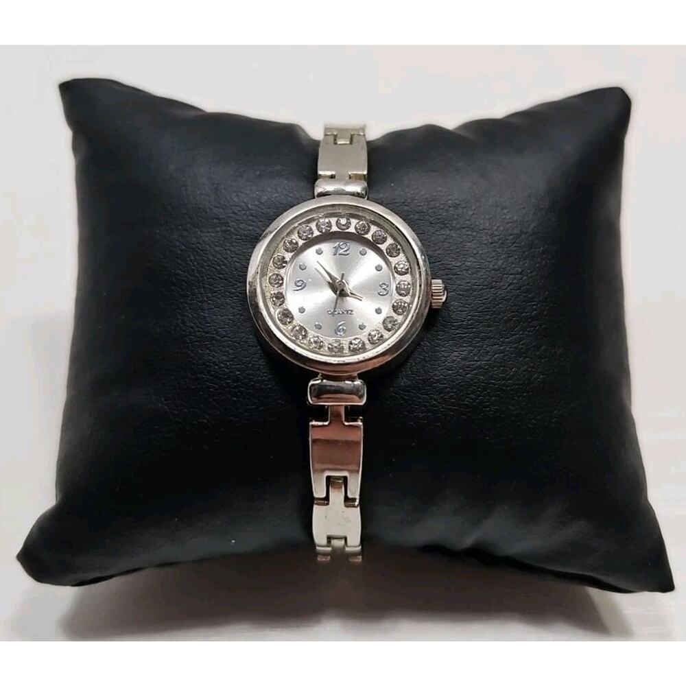 Women's Unbranded Silver Tone Jeweled Wristwatch 22mm New Battery W150